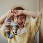 Grosses-perles-enfant-a-enfiler-mushie